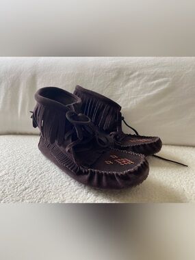 Manitobah Mukluk Boots Size 8